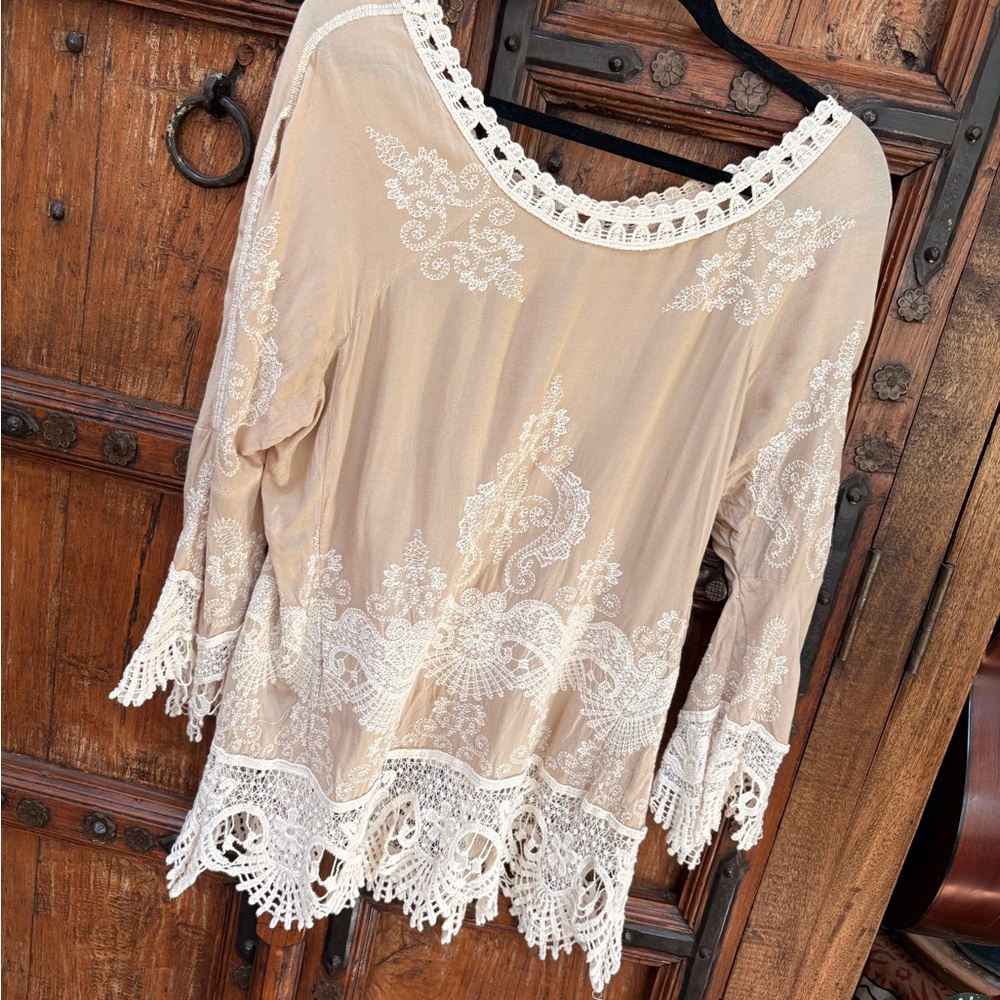 Solitaire elegant lace trim top - Picture 6 of 7
